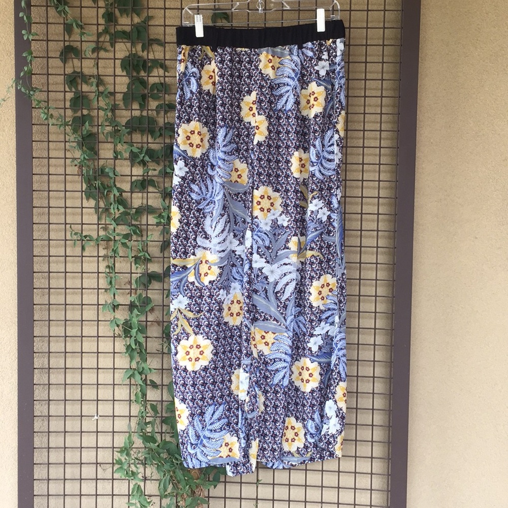 NWT!{Umgee} Size Small Palazzo Pants